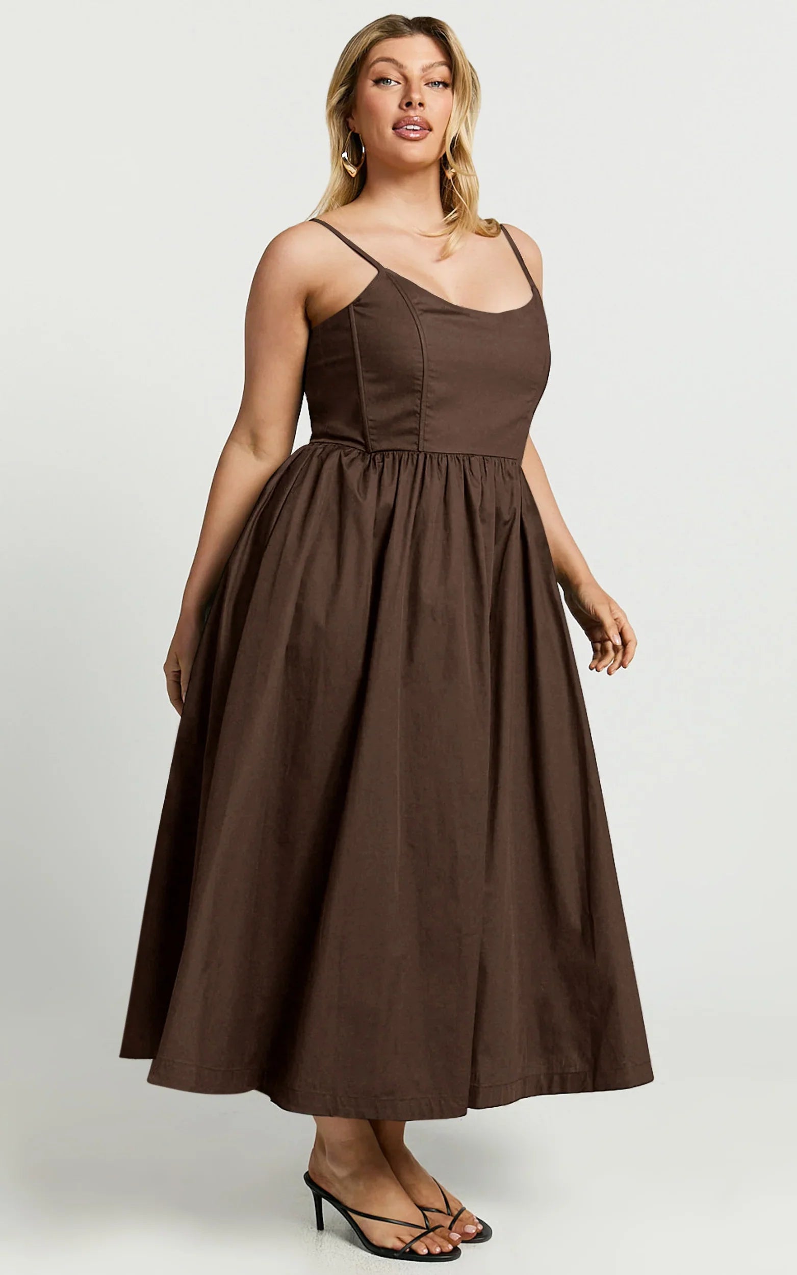Braelyn Midi Dress - Scoop Neck Flare Dress in Chocolate