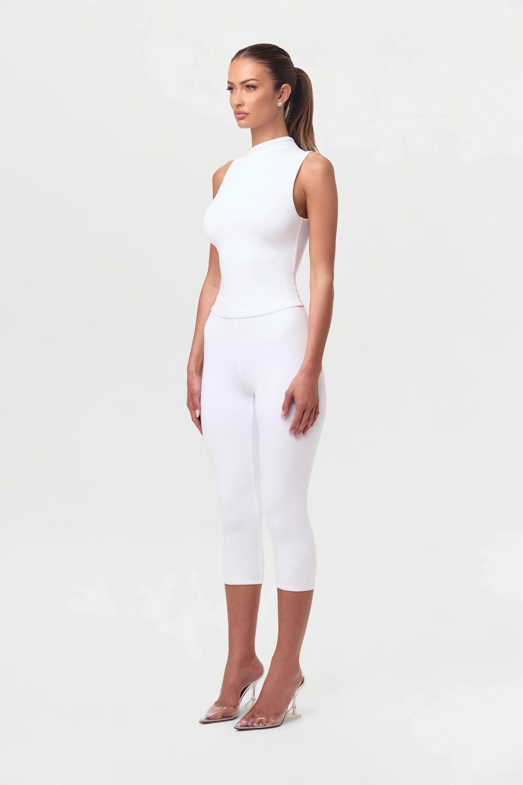 Smooth Sculpt Capri Legging
