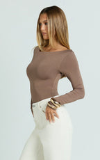 Tisdale Top - Boat Neck Long Sleeve Top in Mushroom