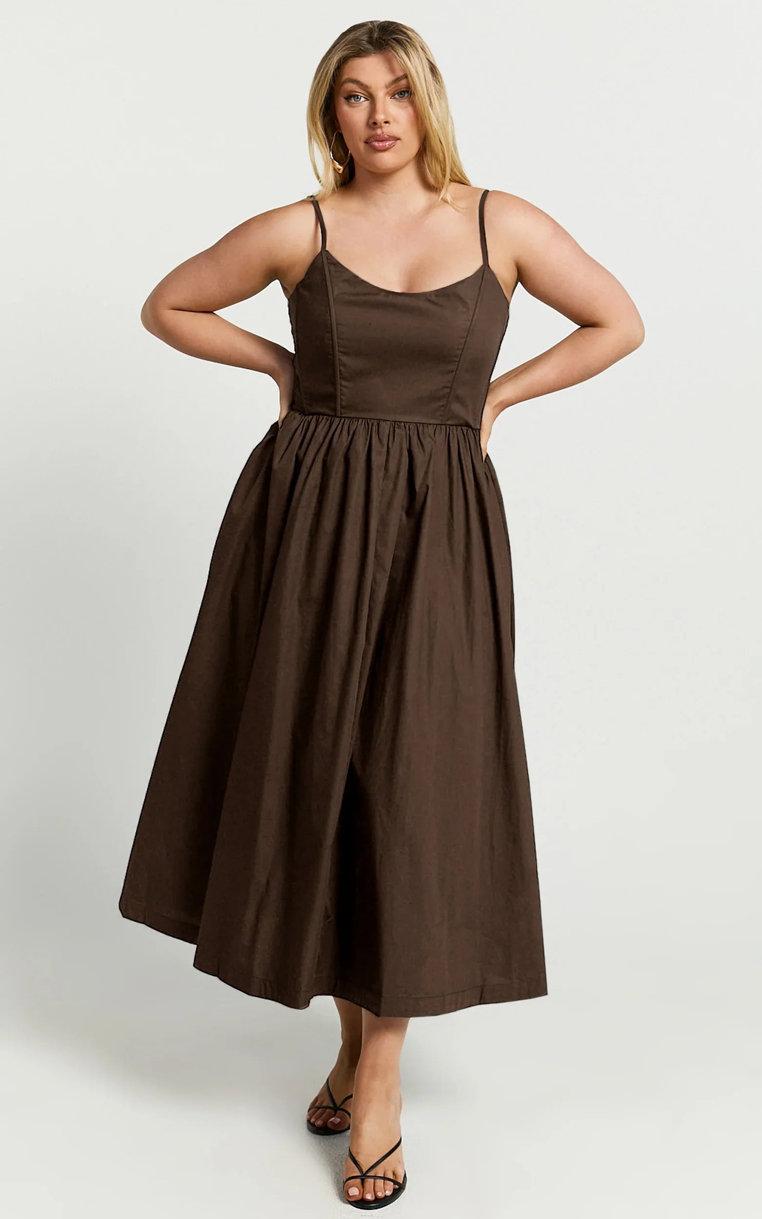 Braelyn Midi Dress - Scoop Neck Flare Dress in Chocolate