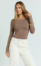 Tisdale Top - Boat Neck Long Sleeve Top in Mushroom